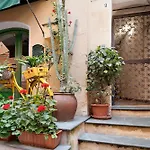 Apartment Casa Elena *